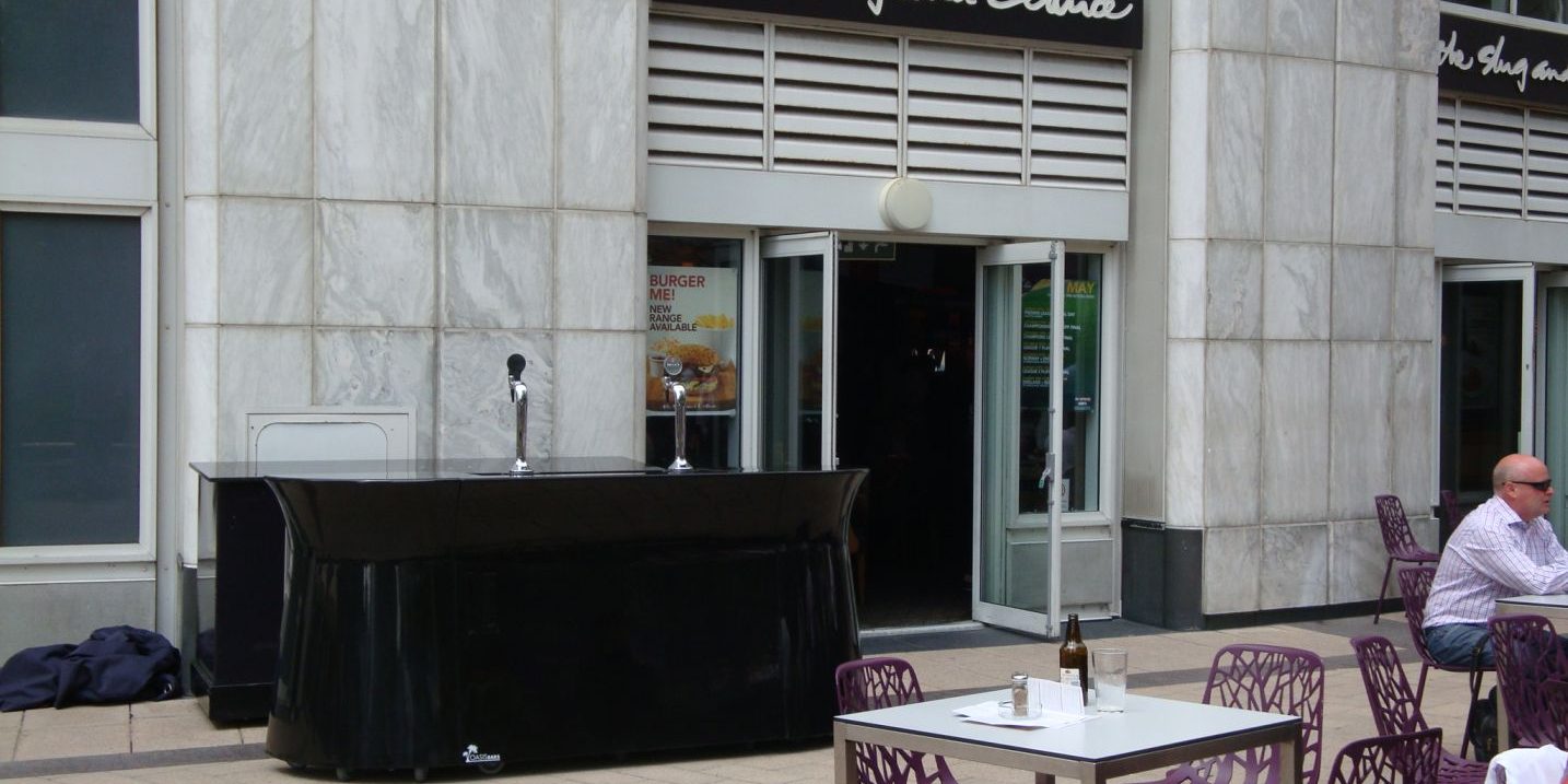 Outdoor draught beer bar